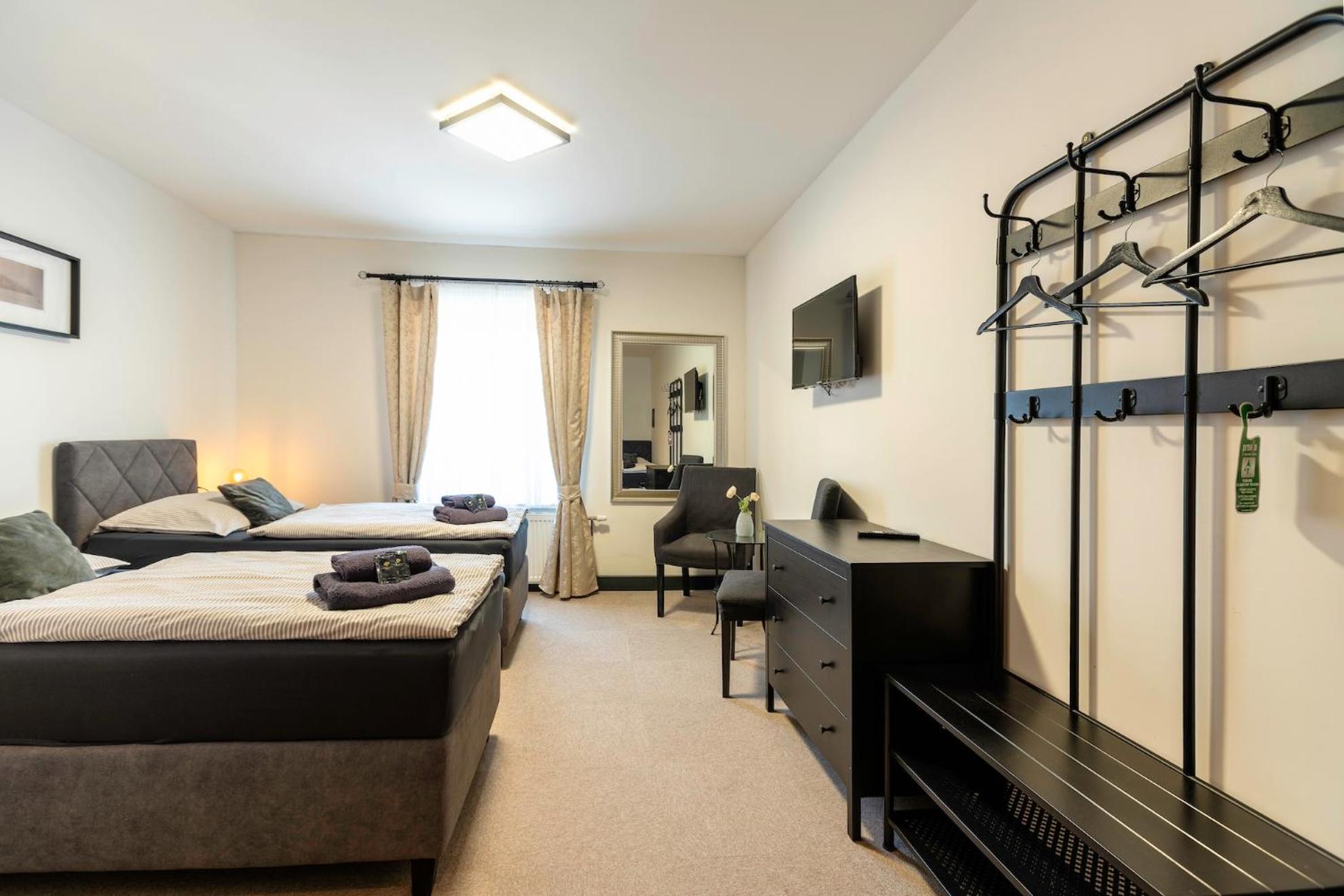 Restaurace Hotel Praha Nizbor Dış mekan fotoğraf