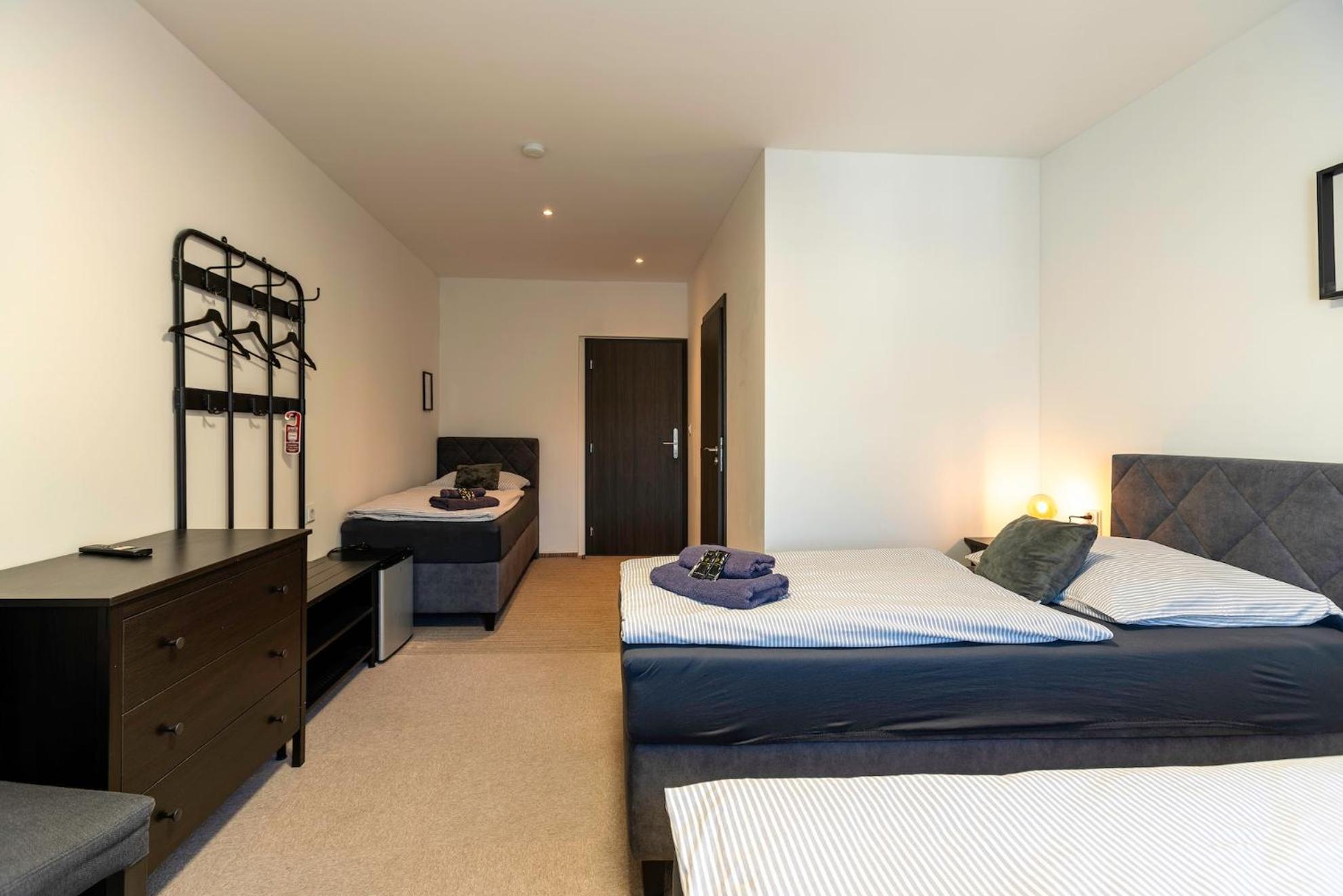 Restaurace Hotel Praha Nizbor Dış mekan fotoğraf