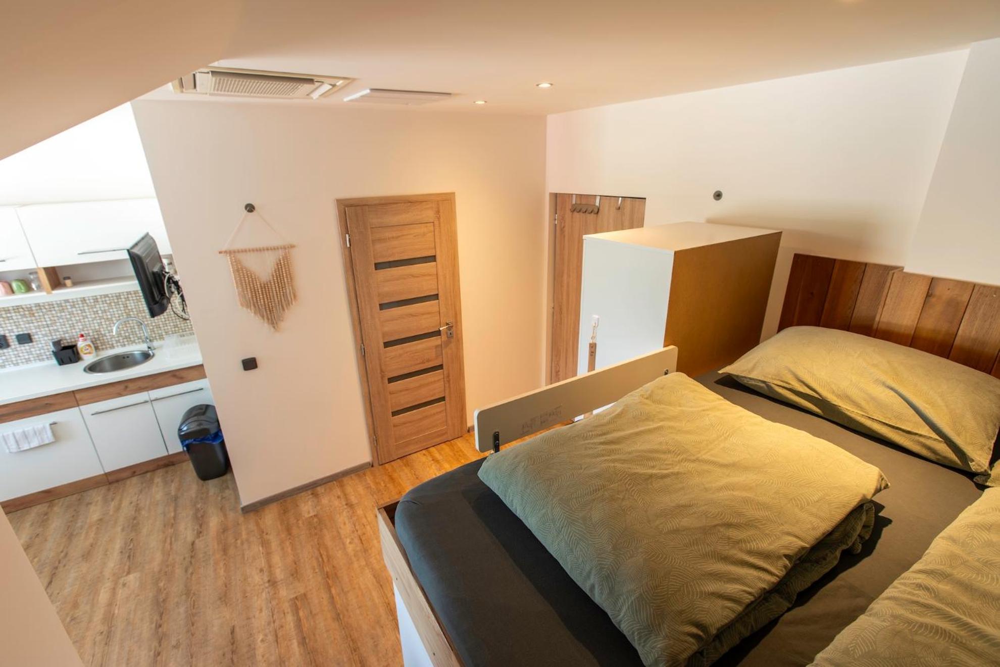Restaurace Hotel Praha Nizbor Dış mekan fotoğraf