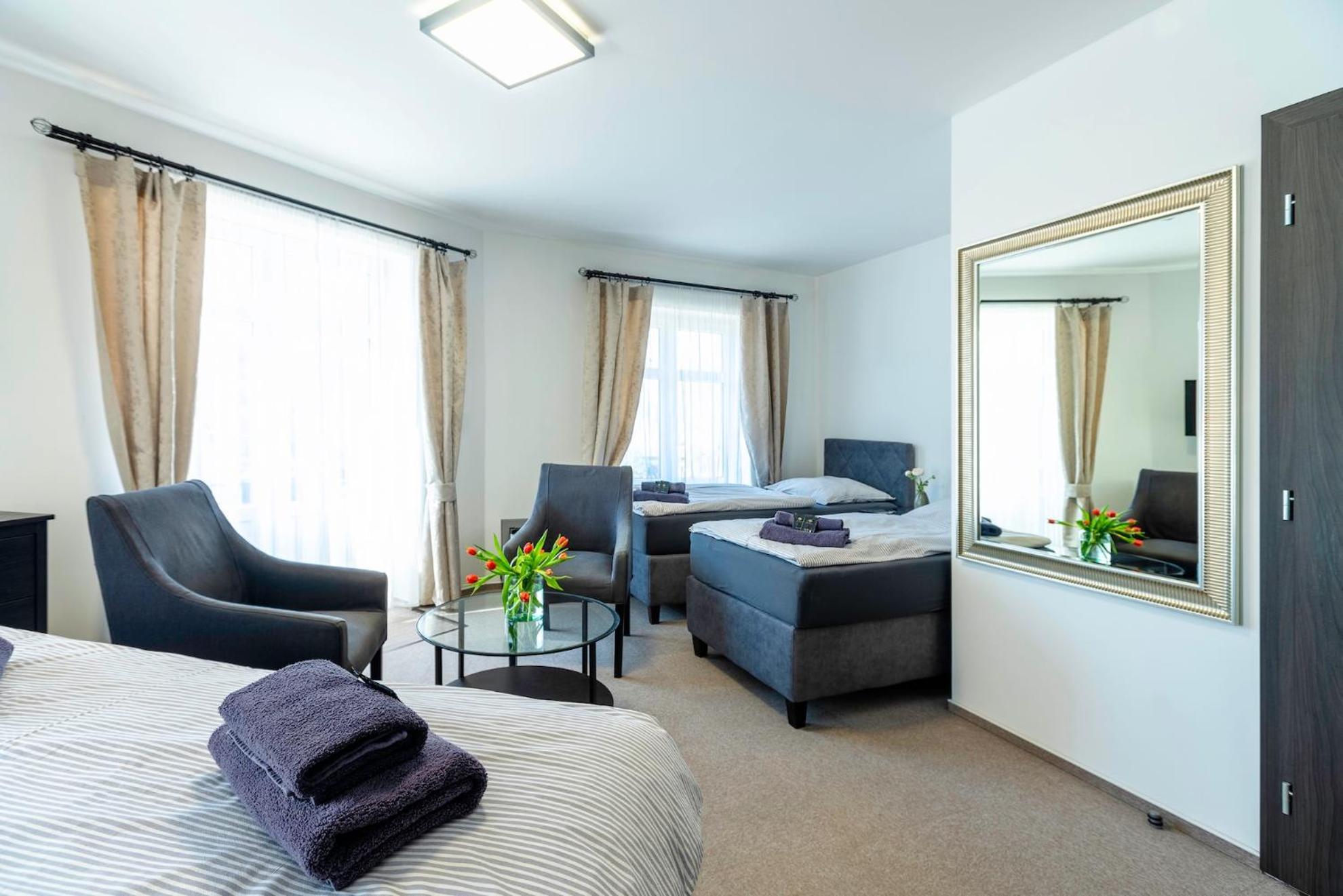 Restaurace Hotel Praha Nizbor Dış mekan fotoğraf