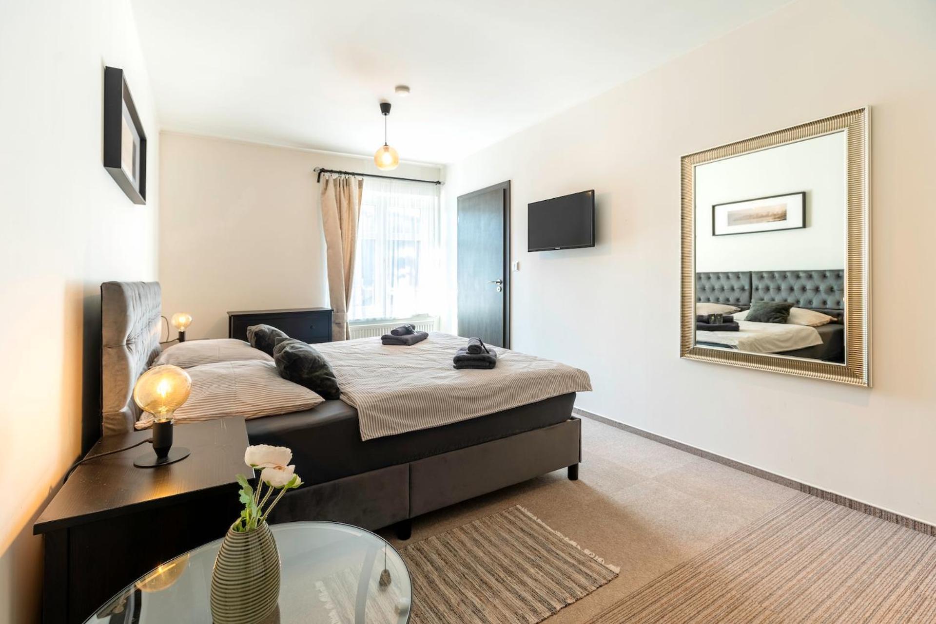 Restaurace Hotel Praha Nizbor Dış mekan fotoğraf